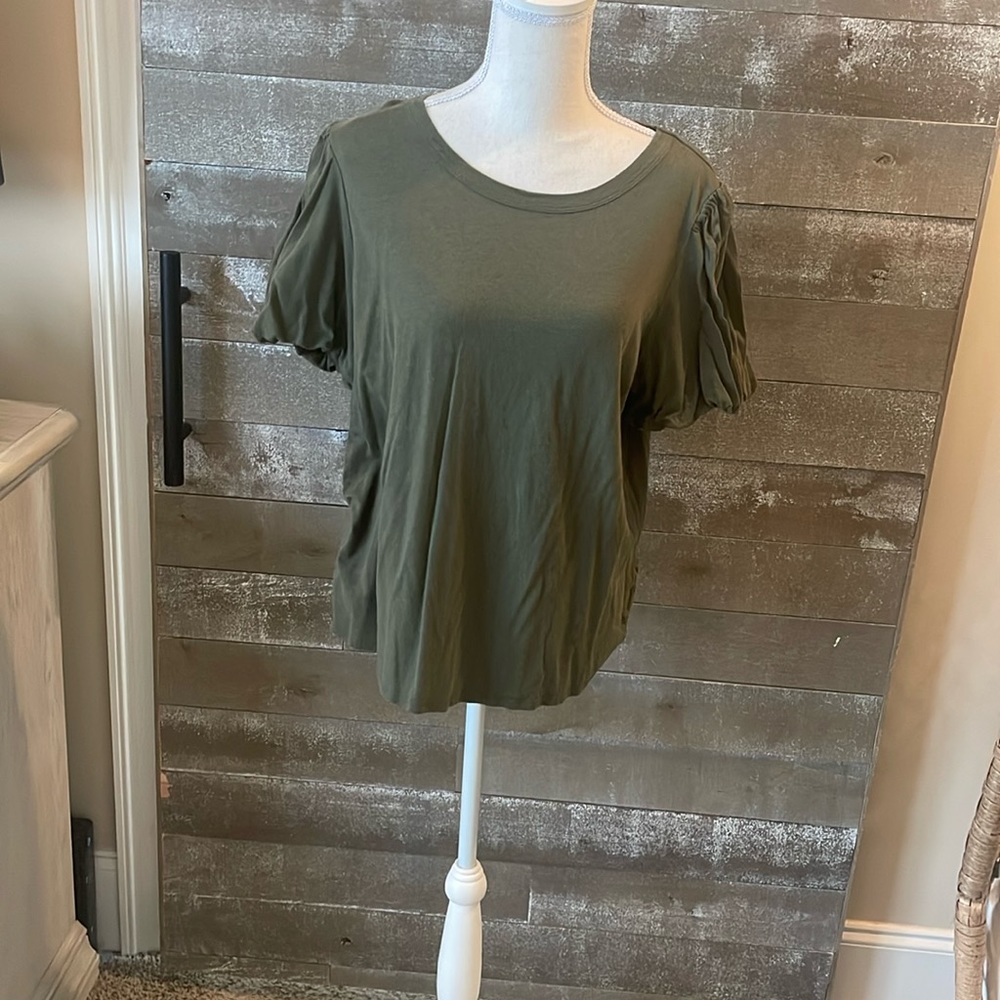 Puff sleeve top